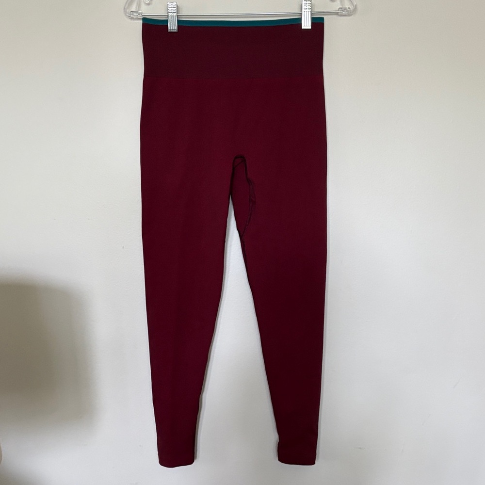 Outdoor voices burgundy ribbed legging